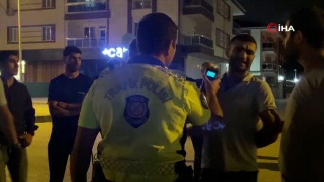 Alkollü sürücü ortalığı karıştırdı: Boynumu kes üflemem