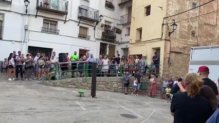 La competición más loca de un pueblo de Teruel: acaba mal | Diario As