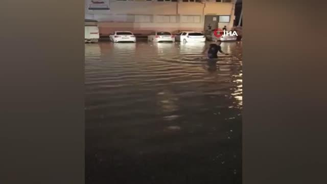 Sinop yerel haberleri: Boyabat'ta sağanak: Yollar göle döndü