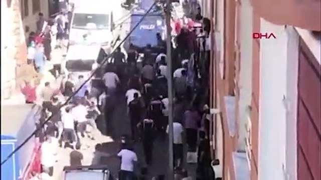 Bağcılar'da yabancı uyruklu kişi çocuğu taciz etti iddiası: Mahalleli sokağa döküldü