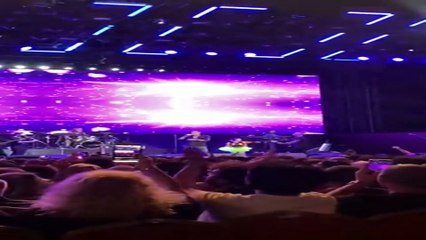 Haluk Levent'ten alkışlanacak hareket! Sözünü tuttu ve kanseri yenen çocukla dans etti