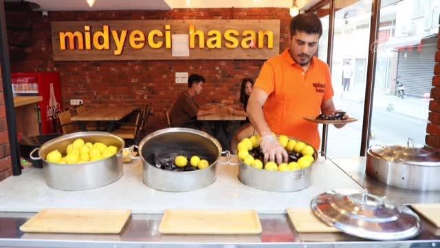 Sevilen sokak lezzeti: Midye dolma