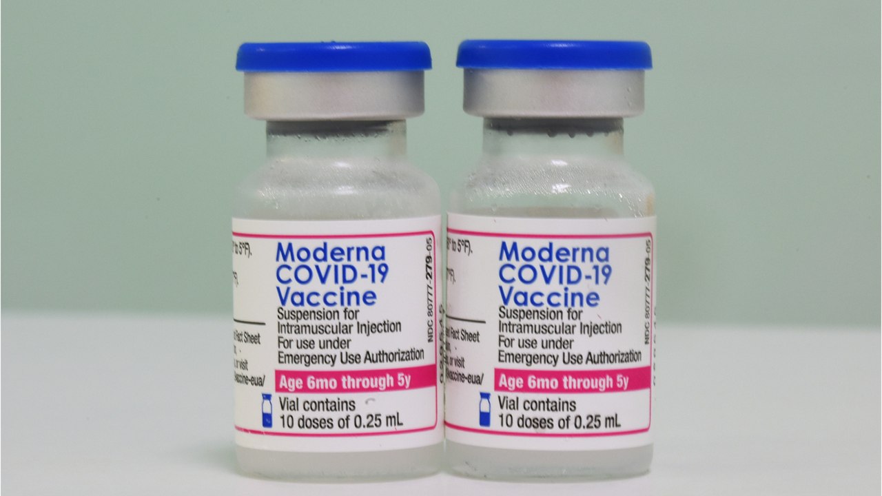COVID-19 Omicron vaccine in the United States: Divided Opinions