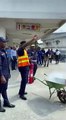 فيديو: أثناء شرح كيفية إخماد حريق يتعرض رجال إطفاء نيجيريين لموقف محرج