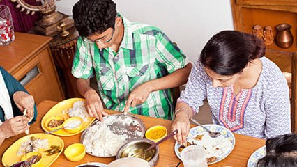 భోజనం సమయంలో చెయ్యకూడని తప్పులివే *National | Telugu OneIndia