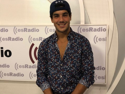 Entrevista a Óscar Casas por la película 'Hollyblood'