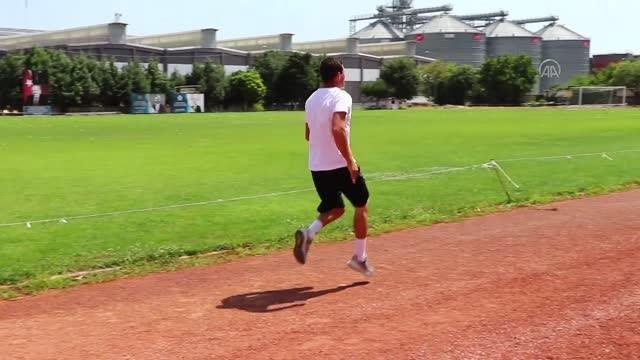 Atletizmde 3 altın madalya kazanan tenis antrenörü, Balkan Şampiyonası'na odaklandı