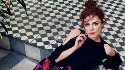 Doğumdan sonra eski formuna dönen Özge Özpirinçci, bikinili poz verdi