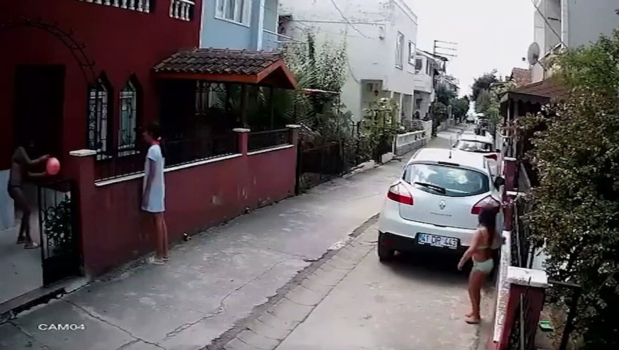 Bulun bu mahalle arası trafik magandasını Dailymotion Video