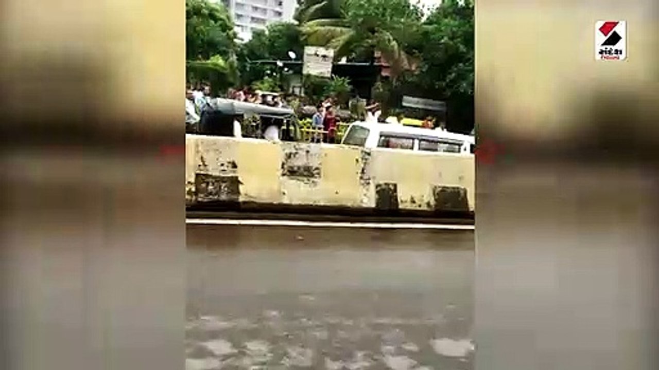 VIDEO : ત્રણ લોકો CNG કારમાં જઈ રહ્યા હતા ને અચાનક કાર સળગી, ટ્રાફિક જામ