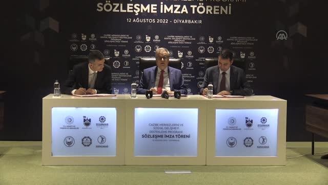 Diyarbakır haberleri... DİYARBAKIR - Eğil'de elektrikli tekne kullanımı ile Dom kadınların istihdamı için protokol imzalandı