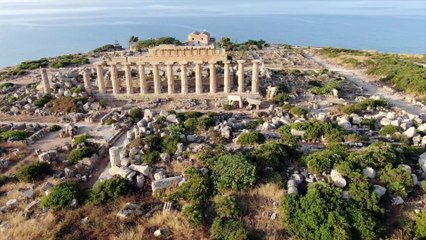 Selinunte, la visita dei templi all'alba con le voci liriche