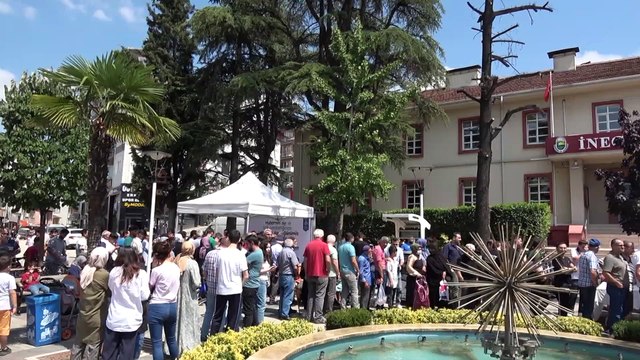 İnegöl Belediyesi cuma gününü aşure ile tatlandırdı