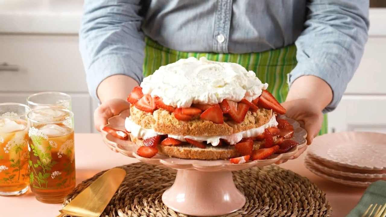 How to Make Strawberry Shortcake