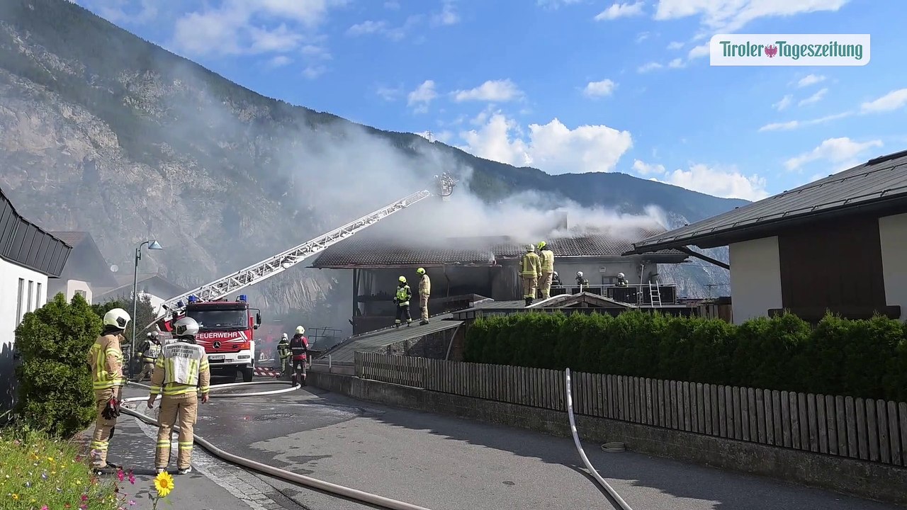 Stall in Haiming stand in Flammen