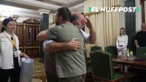 El abrazo que se dan José Andrés y Zelenski