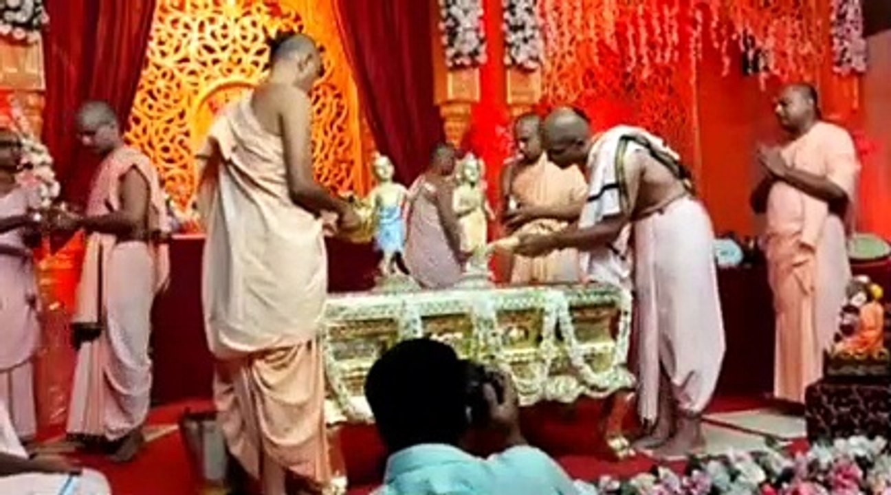 जयपुर में बलरामजी का पंचामृत अभिषेक, अर्पित किए 108 भोग