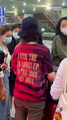 [2022.08.10] Triệu Vy tới sân bay Thành Đô