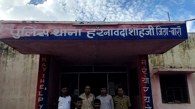 पुलिस ने डोडा चूरा तस्कर को उसके गांव से दबोचा