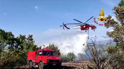 Download Video: Incendi, Vvf ancora al lavoro per rogo nel Ternano