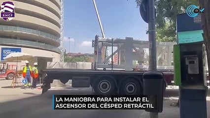 LA MANIOBRA PARA INSTALAR EL ASCENSOR DEL CÉSPED RETRÁCTIL