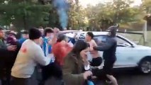 Se lanzaron hasta troncos: Registran violenta pelea en partido de fútbol amateur en Los Ángeles