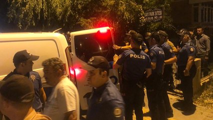 Ankara’da komşularına şiddet uyguladığı iddia edilen kadın mahalleden güçlükle çıkarıldı