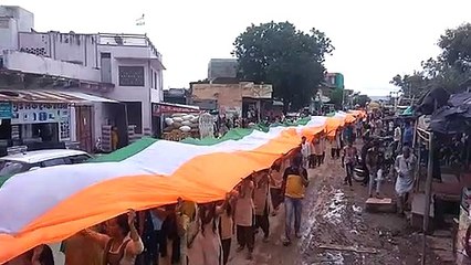 Video : तिरंगा रैली में उमड़ा देशभक्ति का सैलाब, देशभक्ति गीतों पर किया नृत्य