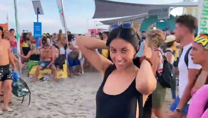 Le interviste dal Jova Beach Party di Roccella