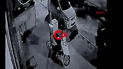 İstanbul Esenyurt'ta motosiklet hırsızlığı kamerada