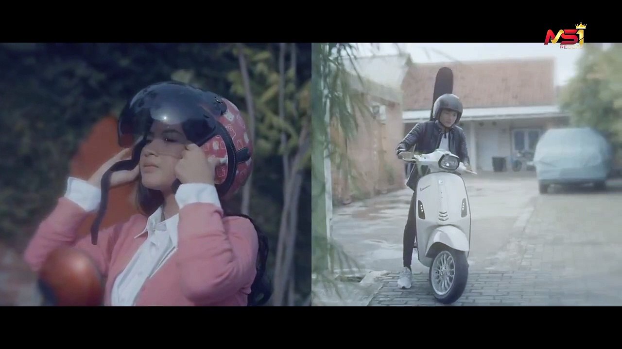 TRI SUAKA feat. NABILA MAHARANI - Senyum Dibalik Senja (Official Music Video) _