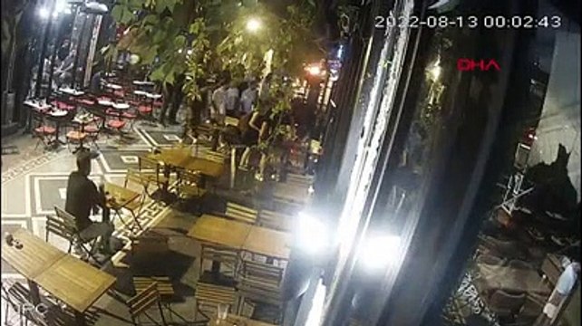 Kadıköy’de bir kadının hayatını kaybettiği saldırının güvenlik kamerası görüntüleri yayınlandı