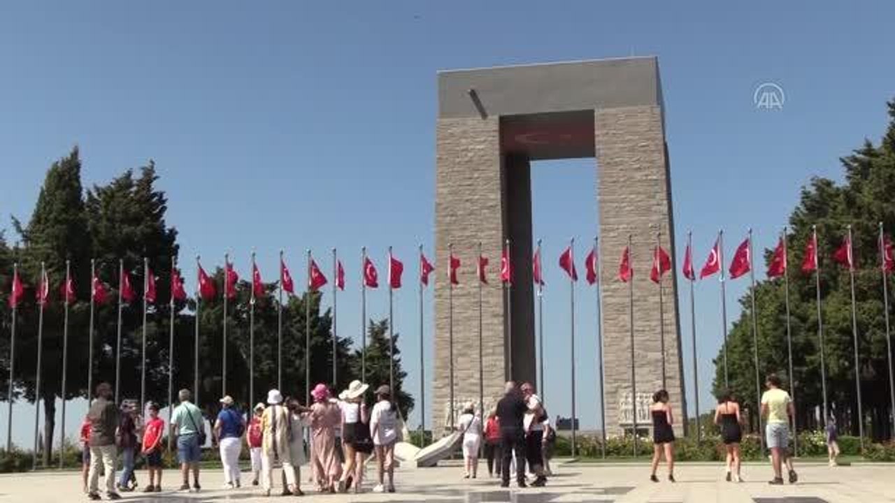 Çanakkale haber | ÇANAKKALE - Gurbetçiler ve tatilciler rotalarında en özel yeri Çanakkale kahramanlarına ayırıyor