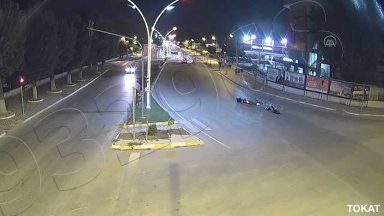 Tokat haberi! Samsun ve Tokat'taki trafik kazaları KGYS kameralarına yansıdı