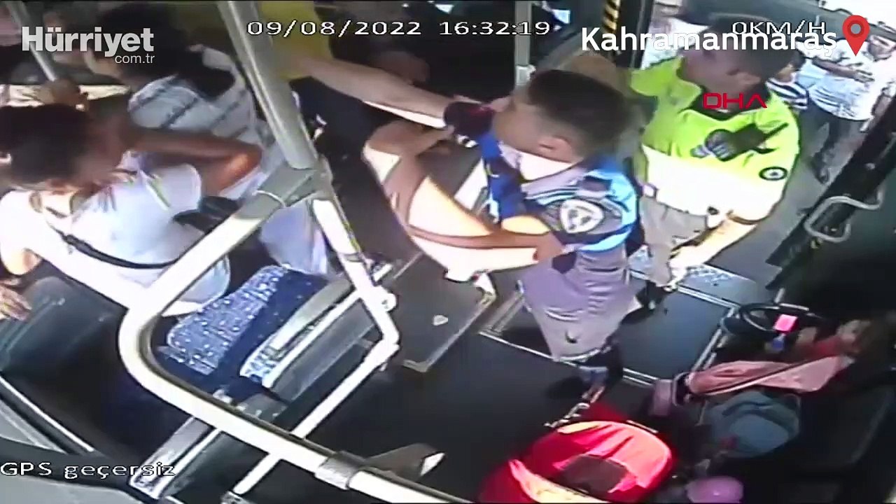 Otobüste yumruk yumruğa kavga!