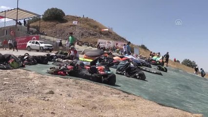 Yamaç Paraşütü Ali Dağı Mesafe Şampiyonası devam ediyor