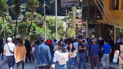 Pérou: des touristes protestent contre la suspension des entrées au Machu Picchu