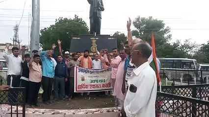 दीप जला शहीदोंं को किया नमन