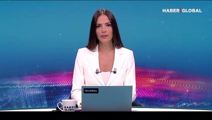 En küçük geyik kamerada... Güney pudusu dünyaya geldi!