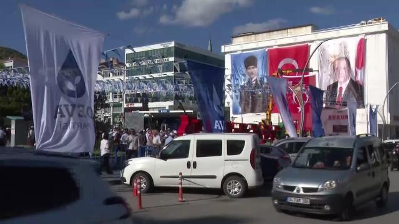 Yozgat haberi! Babacan'ın Yozgat Mitingi Öncesi Alana Erdoğan'ın Fotoğrafı Asıldı… Mehmet Emin Ekmen: "Türk Demokrasisi Açısından Üzücü"