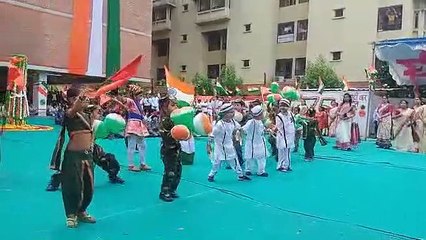 Descargar video: VIDEO : Har ghar tiranga: विद्यार्थियों ने पेश किए देशभक्ति के रंग