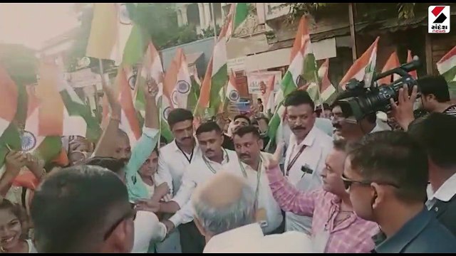 VIDEO : ગોલ્ડન ગાંધીએ આકર્ષણ જમાવ્યું : પોરબંદરમાં તિરંગા યાત્રા યોજાઈ