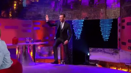 Tom Hiddleston Surprises Taylor Swift on The Toonight Show!-AR-BUZZ