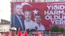 Cumhurbaşkanı Erdoğan Erol Olçok ve oğlu için kürsüde dua etti