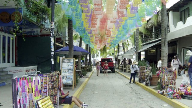 Sayulita tiene vida con los miles de turistas nacionales | CPS Noticias Puerto Vallarta