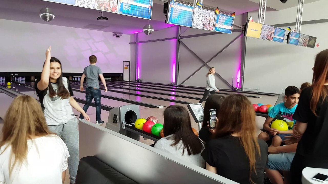 die Vertikalfilmer – Bowlingbahn