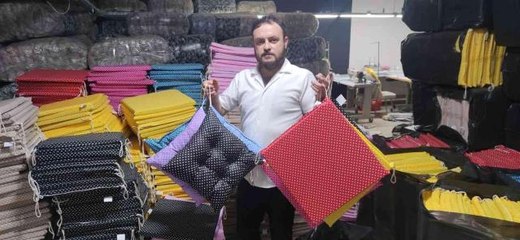 Eşinin verdiği evlilik yüzüğüyle şansı açıldı, günde 4 bin minder ve yastık üretip 40 ülkeye satıyor