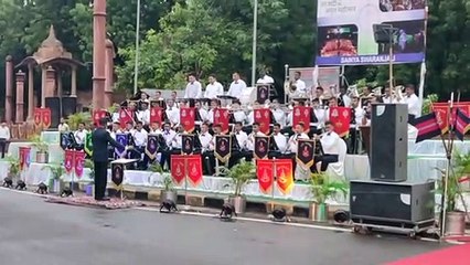 आर्मी बैंड ने पेश किए देशभक्ति के तराने