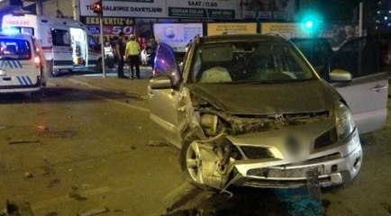 Kırmızı ışıkta geçen alkollü sürücü dehşet saçtı: 1 ölü, 4 yaralı