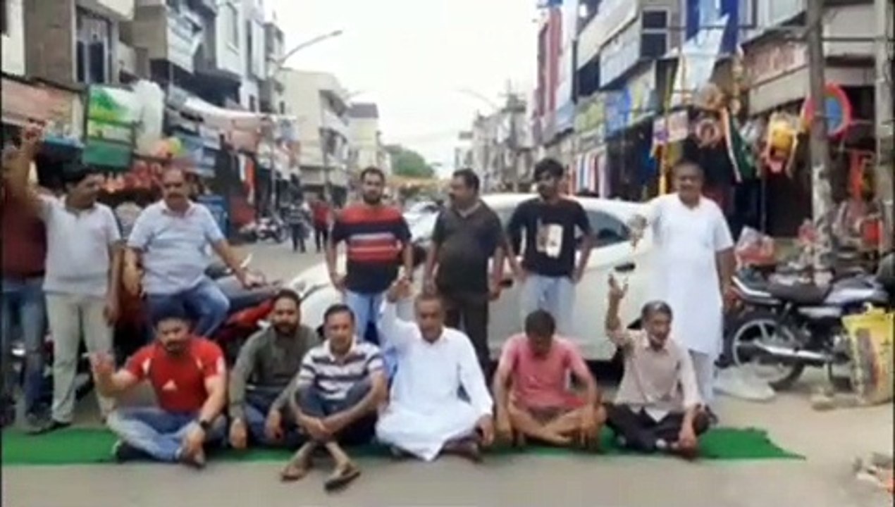 Stolenपब्लिक पार्क मार्केट में एक साथ पांच दुकानों में चोरी, नकदी व सामान ले गए